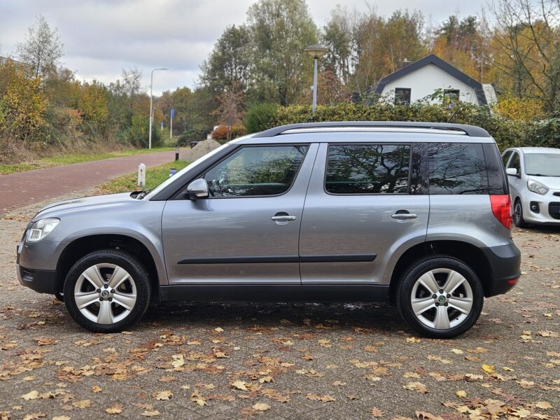 Skoda Yeti, 1.2 TSI Tour|Clima|NAVI|CruiseControle|PDC|Trekhaak|Stuurbediening|NAP|Hoge instap
