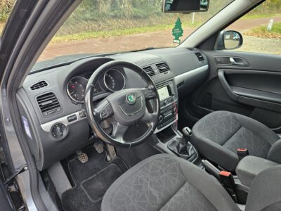 Skoda Yeti, 1.2 TSI Tour|Clima|NAVI|CruiseControle|PDC|Trekhaak|Stuurbediening|NAP|Hoge instap