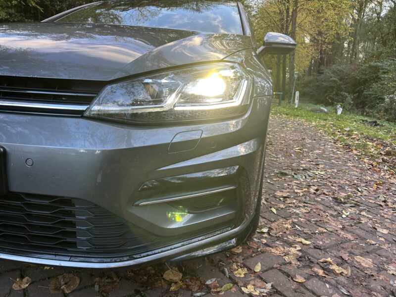 Volkswagen Golf 1.4 TSI 125pk 5D 2017 Grijs 2x R-line