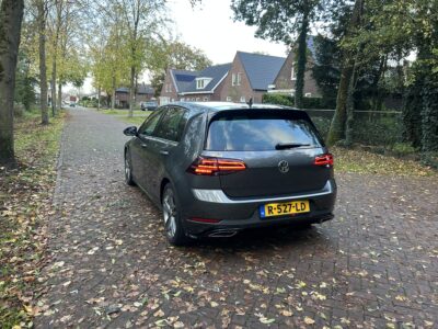 Volkswagen Golf 1.4 TSI 125pk 5D 2017 Grijs 2x R-line