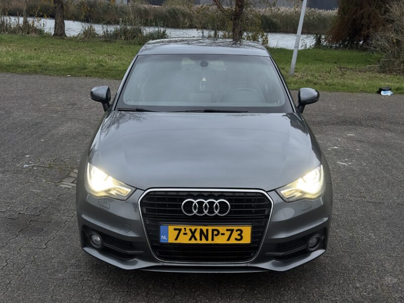 Audi A1 1.2 Tfsi (donkergrijs) Sportback PRO 2x S-Line