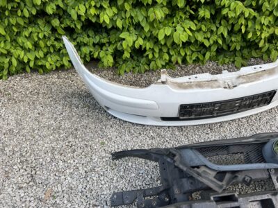 Vw Golf 5 bumper (wit) + voorfront