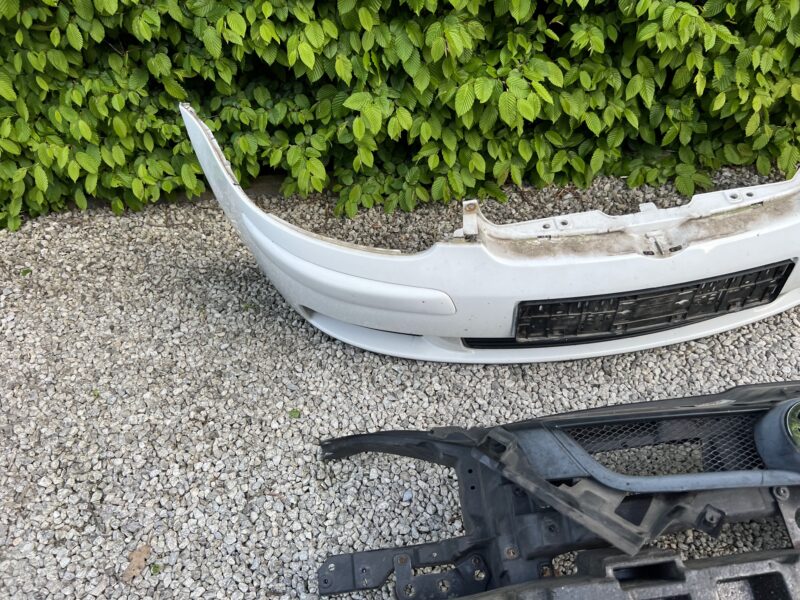 Vw Golf 5 bumper (wit) + voorfront