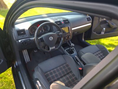 Volkswagen Golf 5 GTI - 300PK